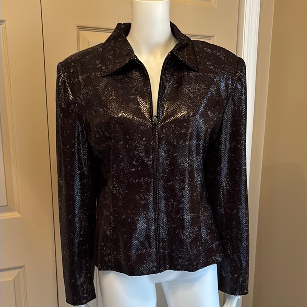 TOWN & TRAVEL faux snakeskin jacket